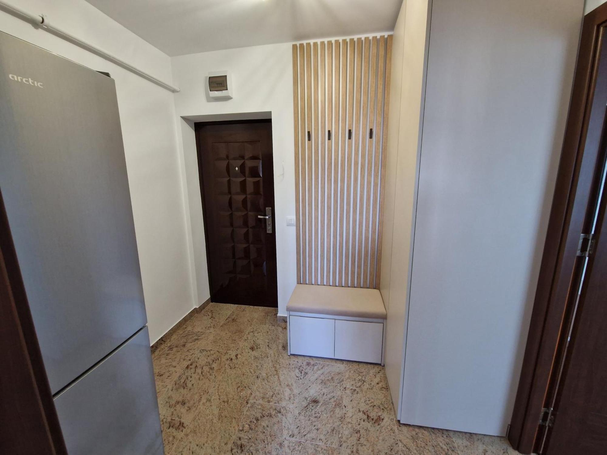 Downtown Apartment Ramnicu Valcea Bagian luar foto