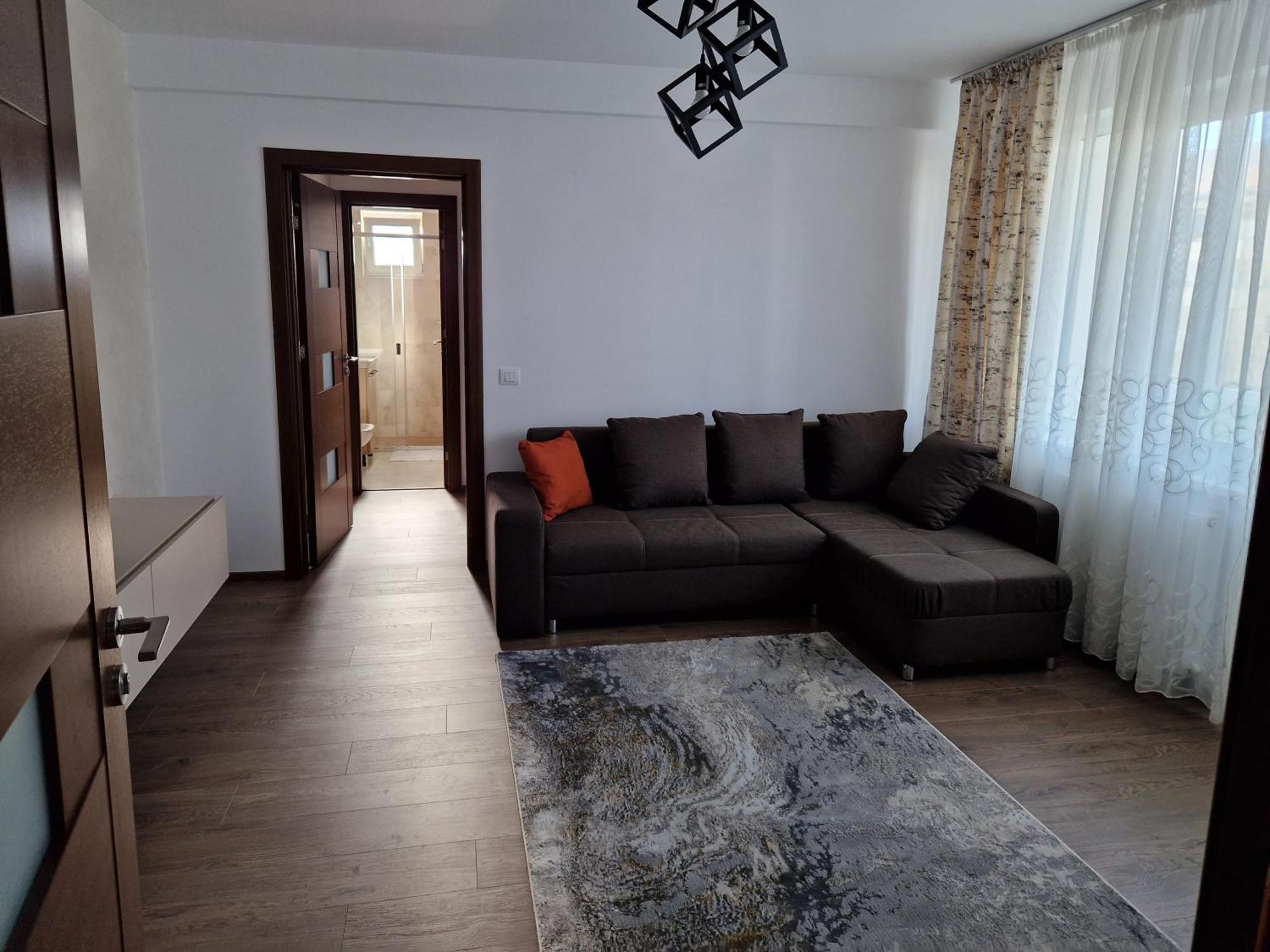 Downtown Apartment Ramnicu Valcea Bagian luar foto