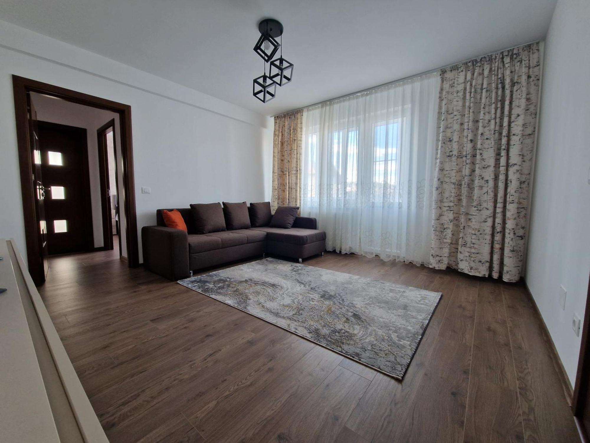 Downtown Apartment Ramnicu Valcea Bagian luar foto