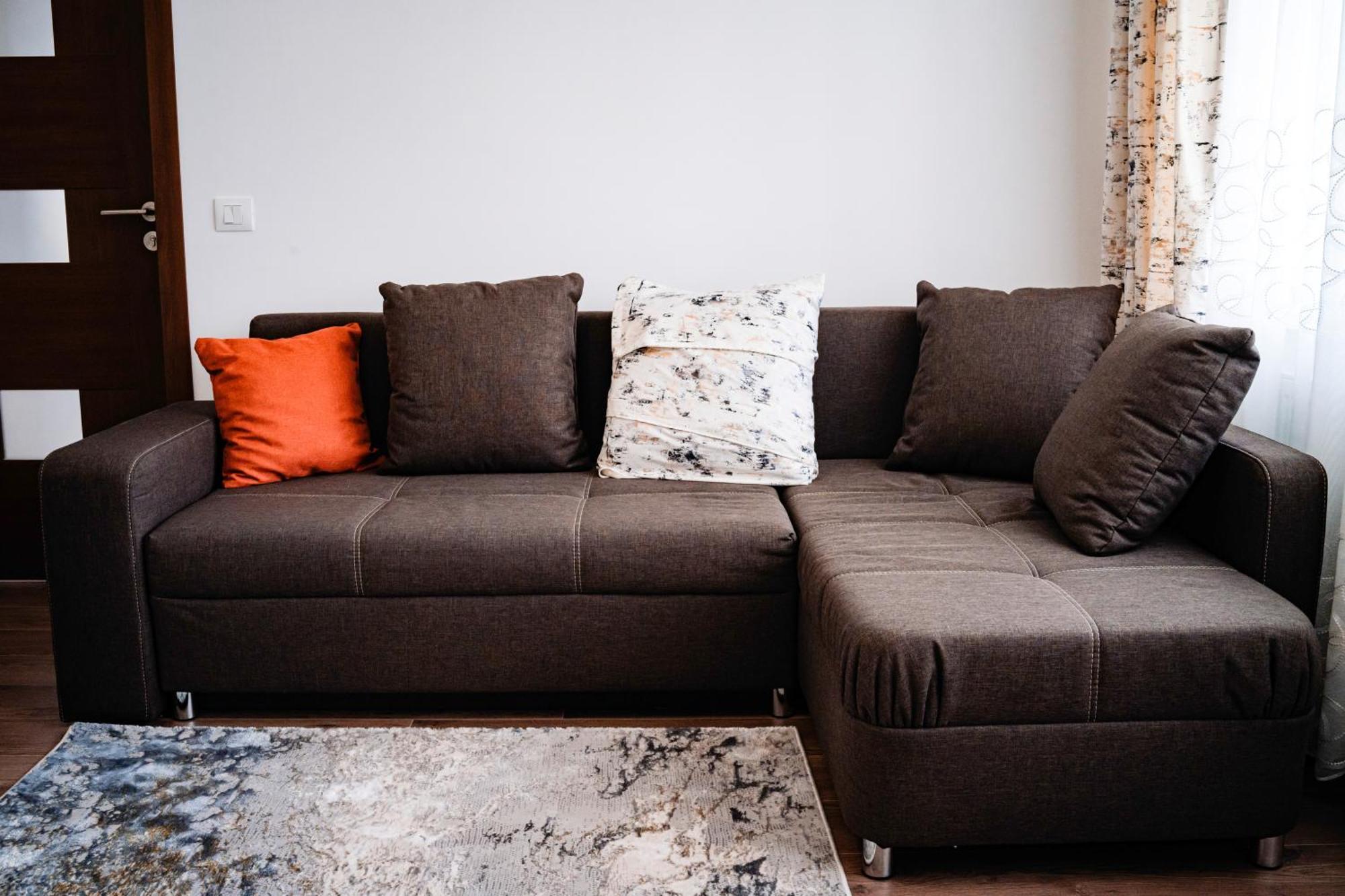 Downtown Apartment Ramnicu Valcea Bagian luar foto
