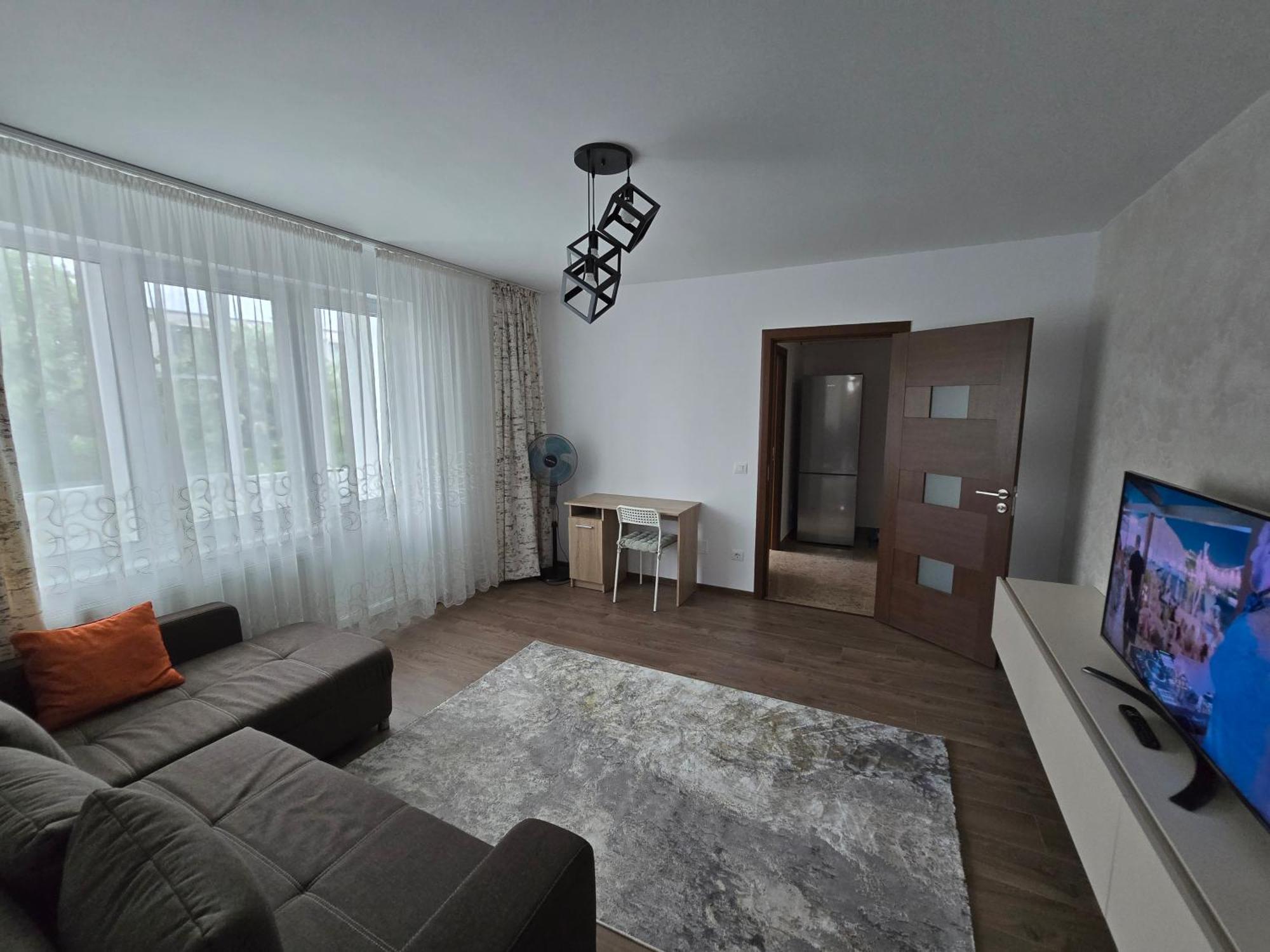 Downtown Apartment Ramnicu Valcea Bagian luar foto