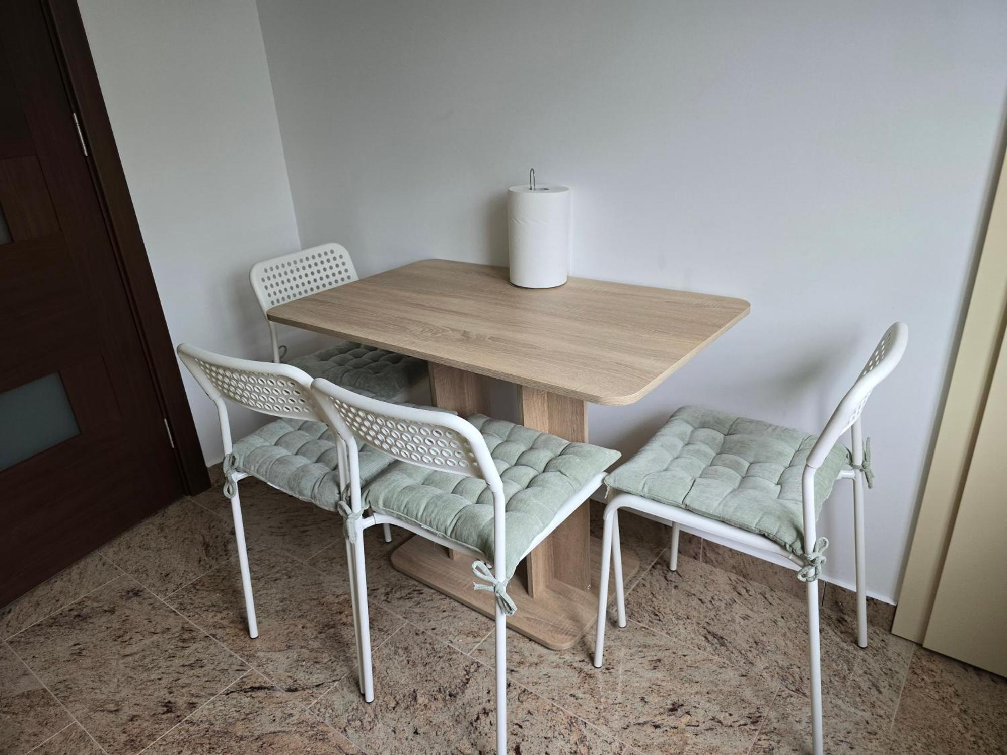 Downtown Apartment Ramnicu Valcea Bagian luar foto